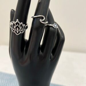 Girls fashion rings. Three rings included